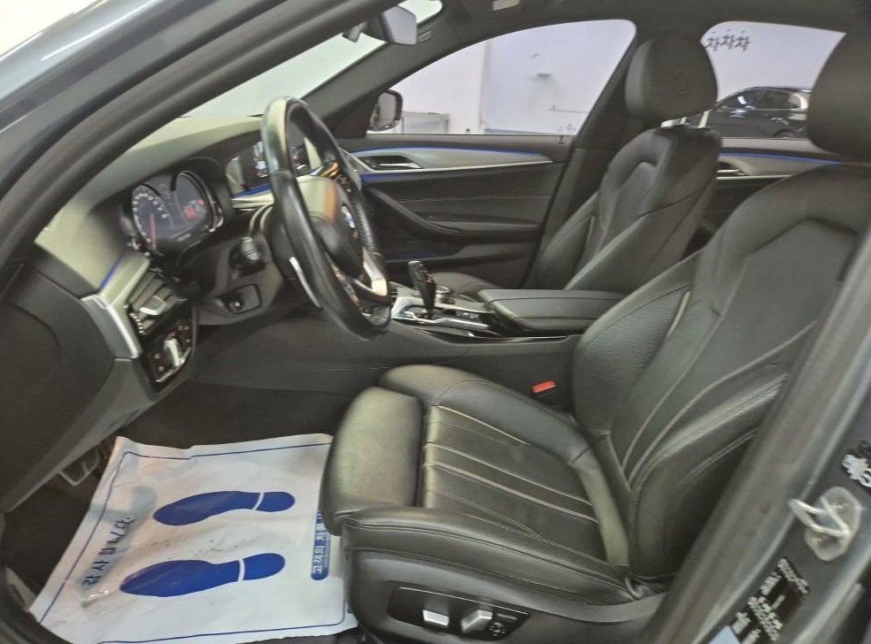 BMW 5시리즈 530i M 스포츠 사진 11