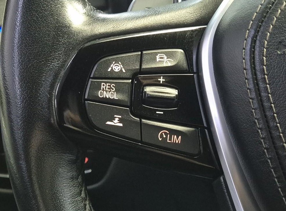 BMW 5시리즈 530i M 스포츠 사진 16