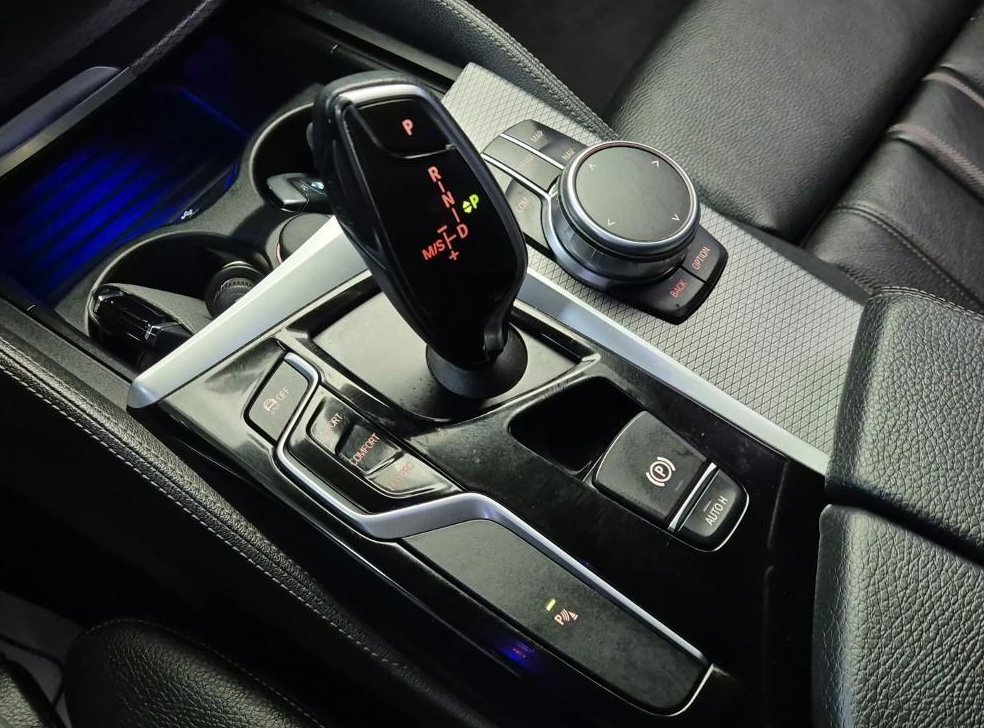 BMW 5시리즈 530i M 스포츠 사진 8