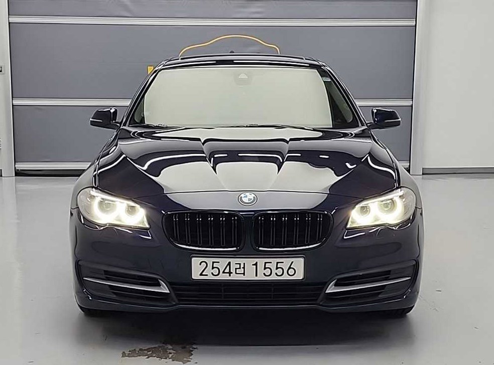 BMW 5시리즈 520d 사진 2