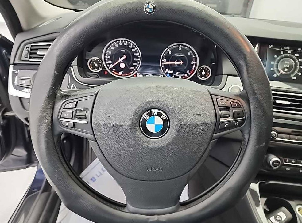BMW 5시리즈 520d 사진 9