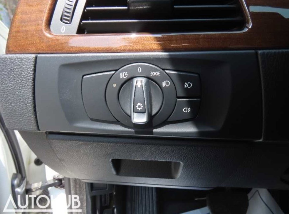 BMW 3시리즈 320i 세단 사진 12
