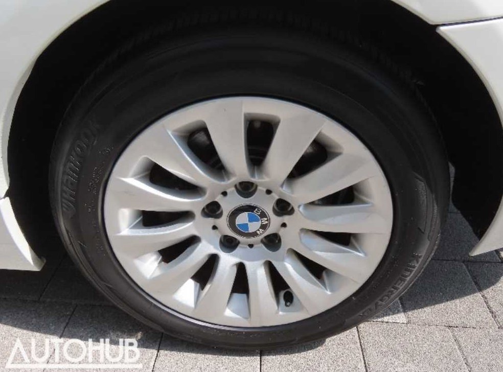 BMW 3시리즈 320i 세단 사진 18
