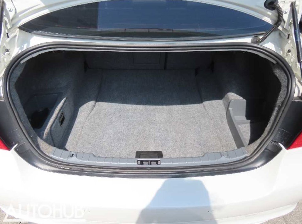 BMW 3시리즈 320i 세단 사진 19