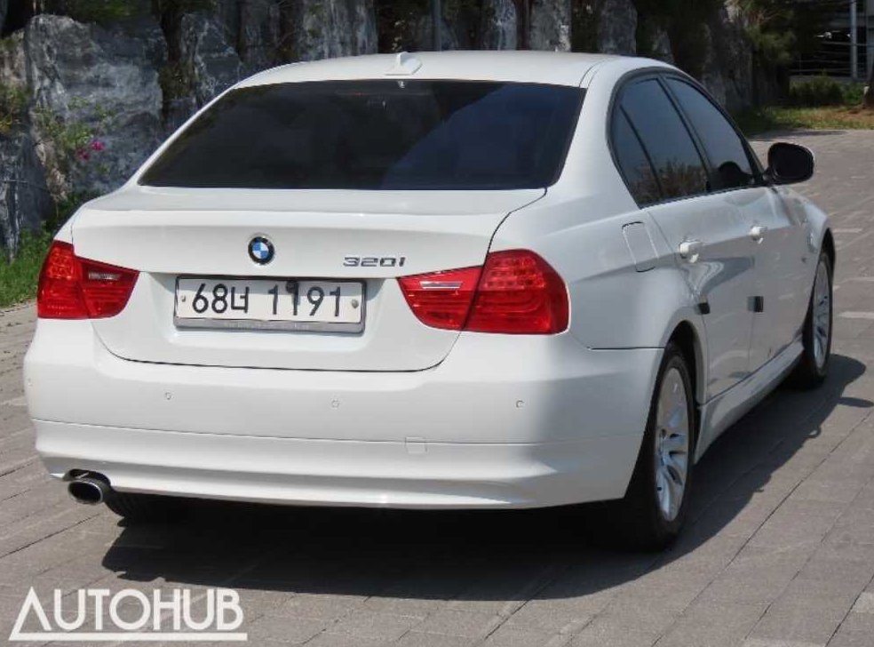 BMW 3시리즈 320i 세단 사진 3