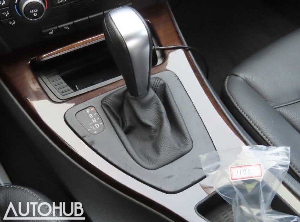 BMW 3시리즈 320i 세단 사진 7