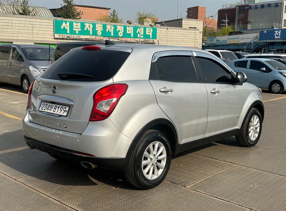 KG모빌리티(쌍용)  코란도 4WD 2.0 KX 사진 4