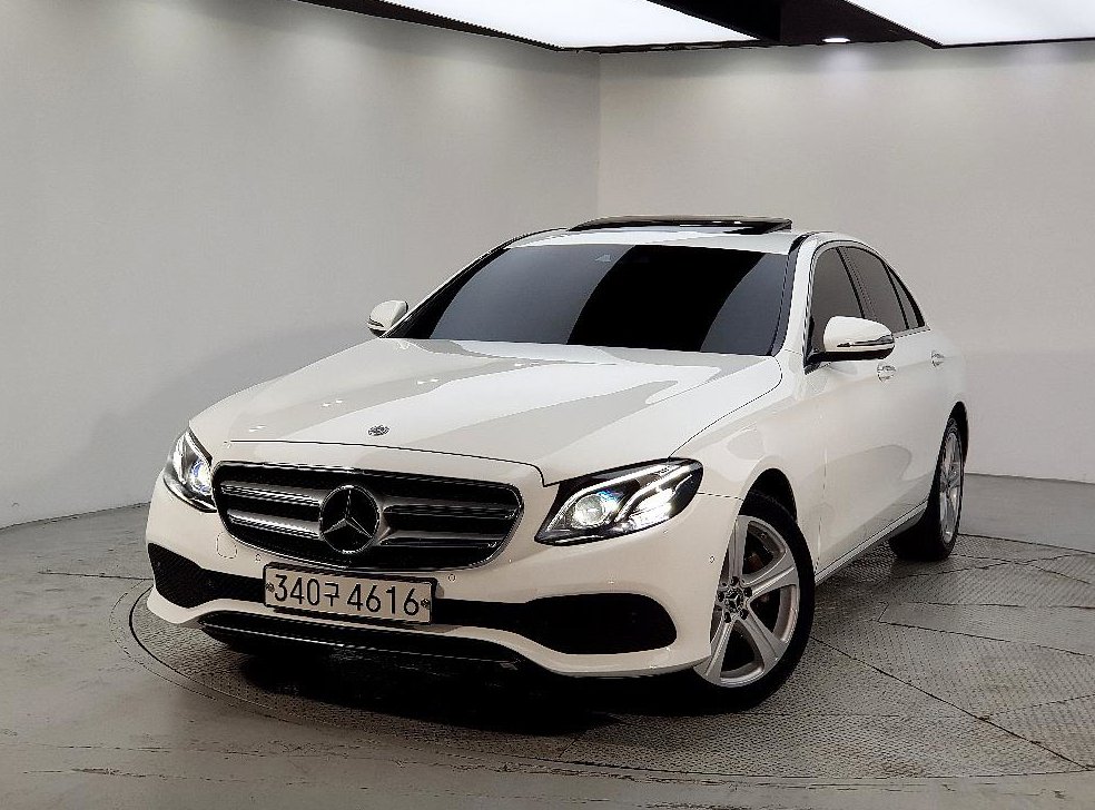 벤츠 E 클래스 E220d 아방가르드