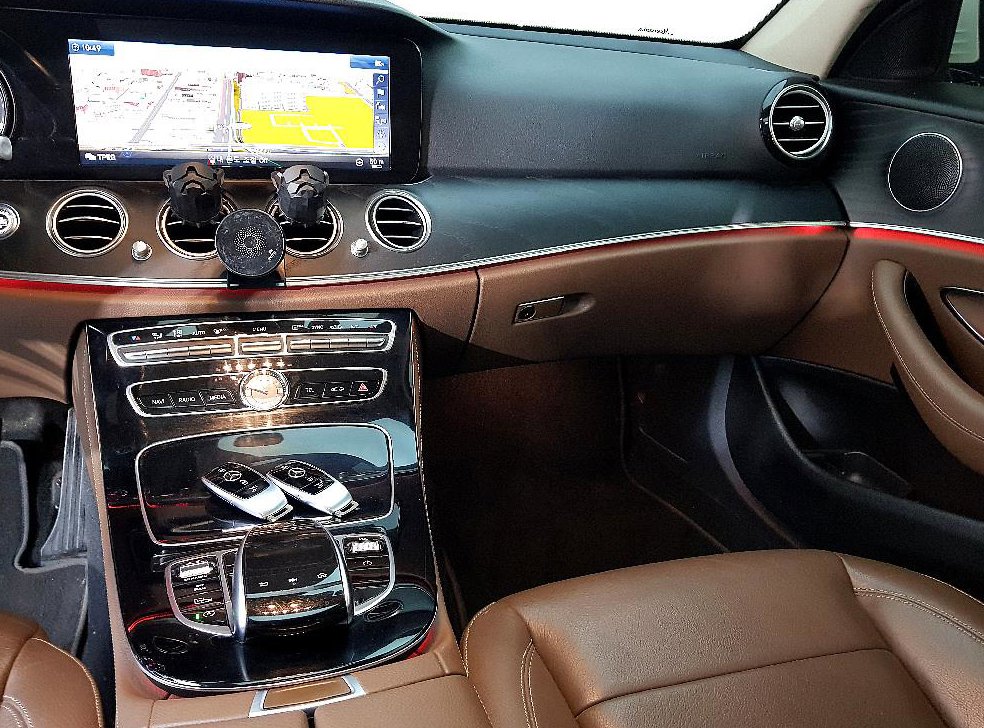 벤츠 E 클래스 E220d 아방가르드 사진 10