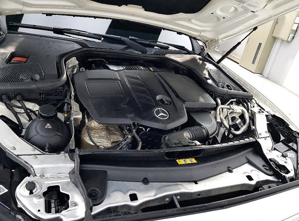 벤츠 E 클래스 E220d 아방가르드 사진 6