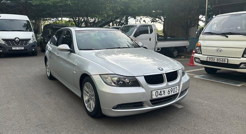 BMW 3시리즈 320i 세단 사진 3