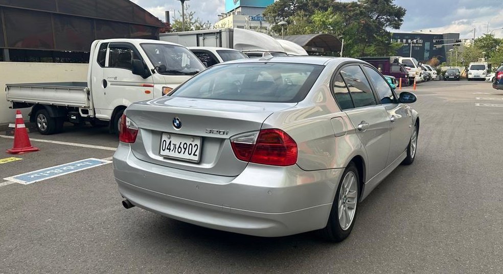 BMW 3시리즈 320i 세단 사진 4