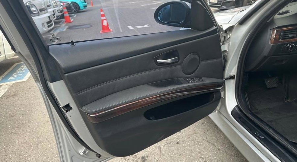 BMW 3시리즈 320i 세단 사진 7