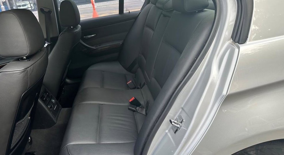 BMW 3시리즈 320i 세단 사진 8