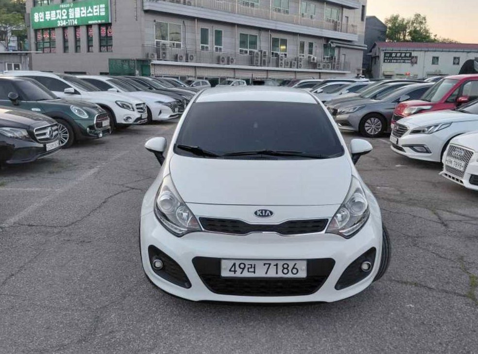 기아 프라이드 5DR 1.6GDI 프레스티지 사진 3
