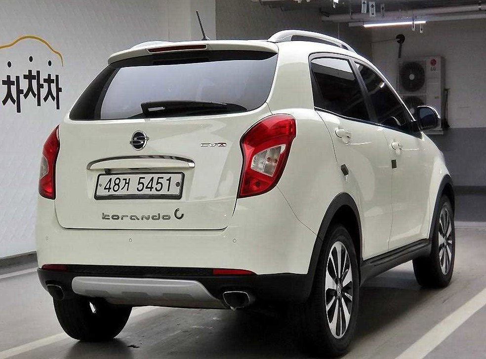 KG모빌리티(쌍용)  코란도 2WD 2.0 CVT 사진 4