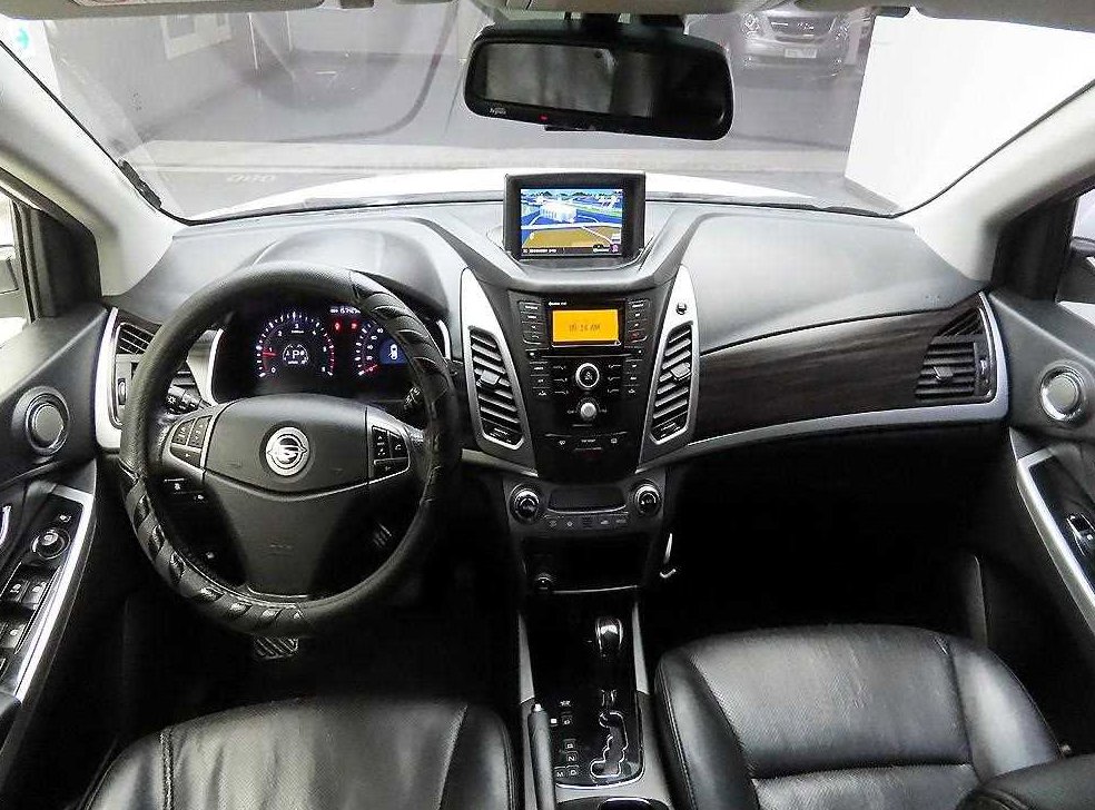 KG모빌리티(쌍용)  코란도 2WD 2.0 CVT 사진 8