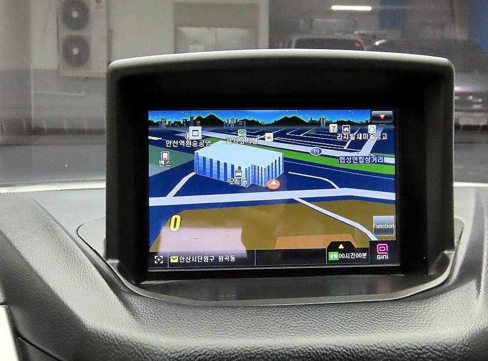 KG모빌리티(쌍용)  코란도 2WD 2.0 CVT 사진 9