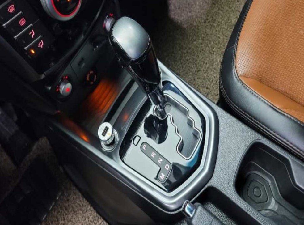 KG모빌리티(쌍용)  티볼리 2WD 가솔린 VX 사진 17