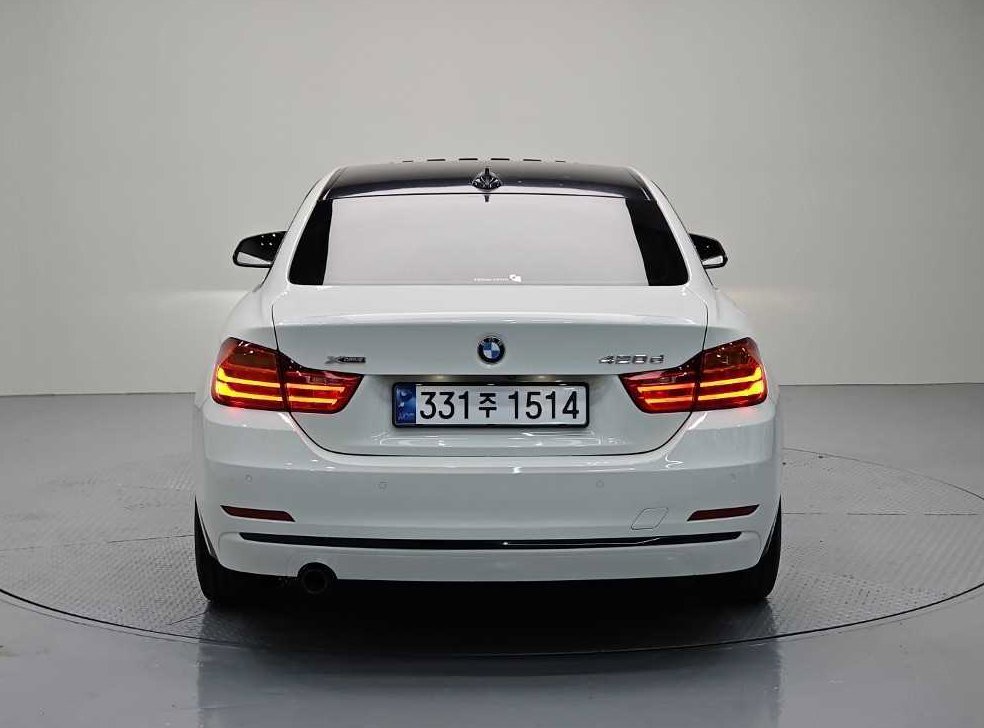 BMW 4시리즈 420d xDRIVE 쿠페 스포츠 사진 3