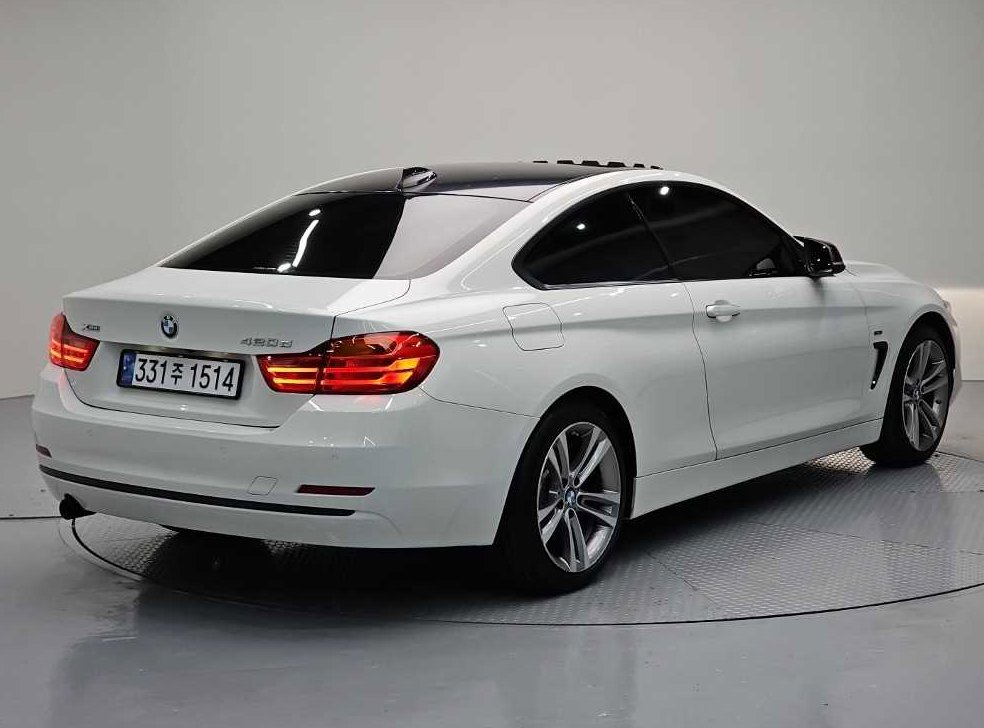BMW 4시리즈 420d xDRIVE 쿠페 스포츠 사진 4