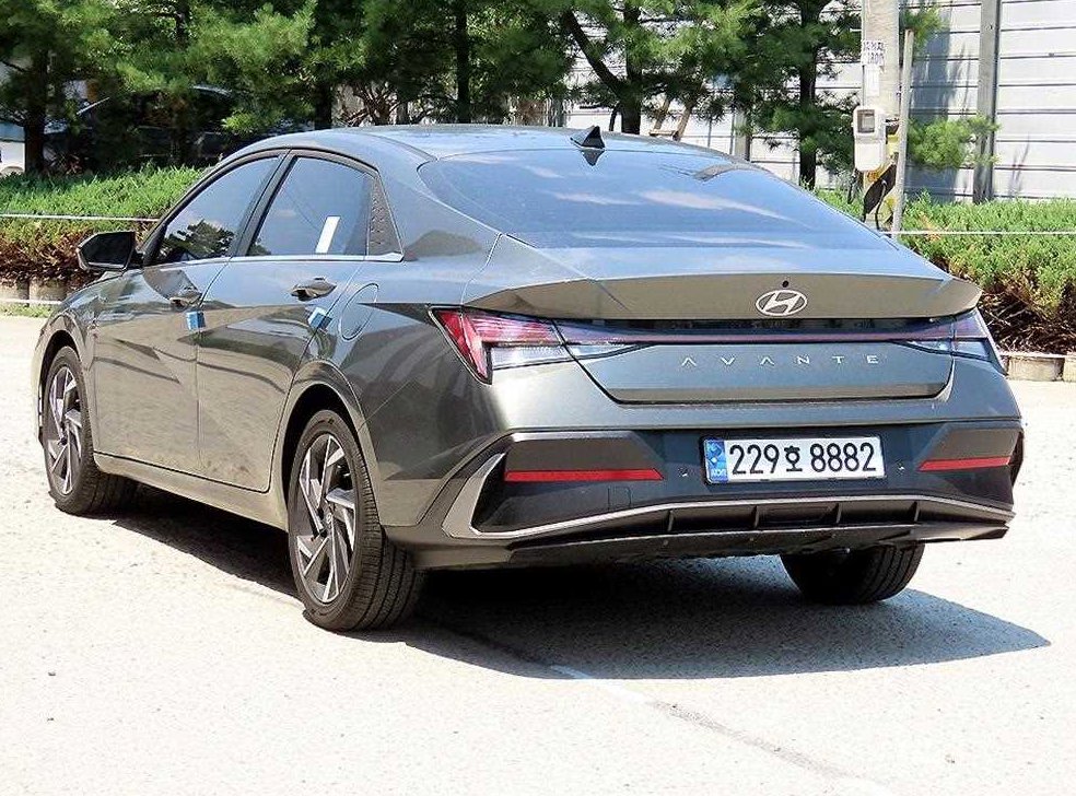 현대 아반떼 1.6 HEV 사진 3