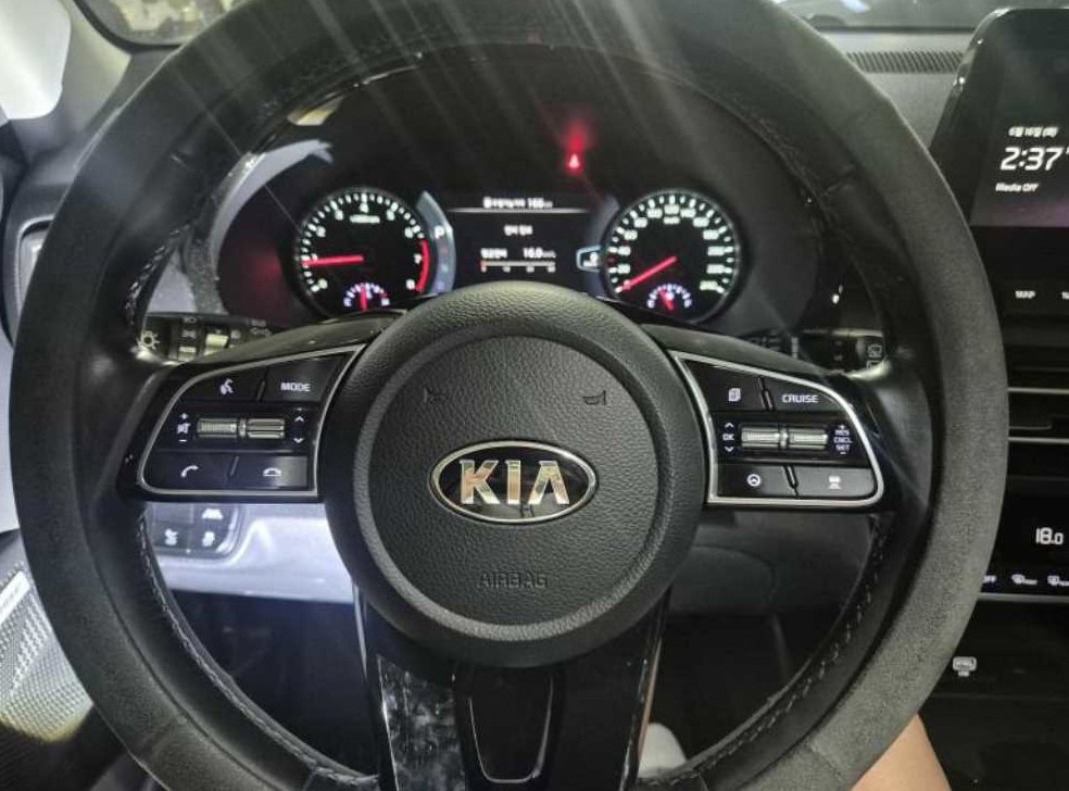 기아 셀토스 가솔린 1.6 터보 4WD 사진 7