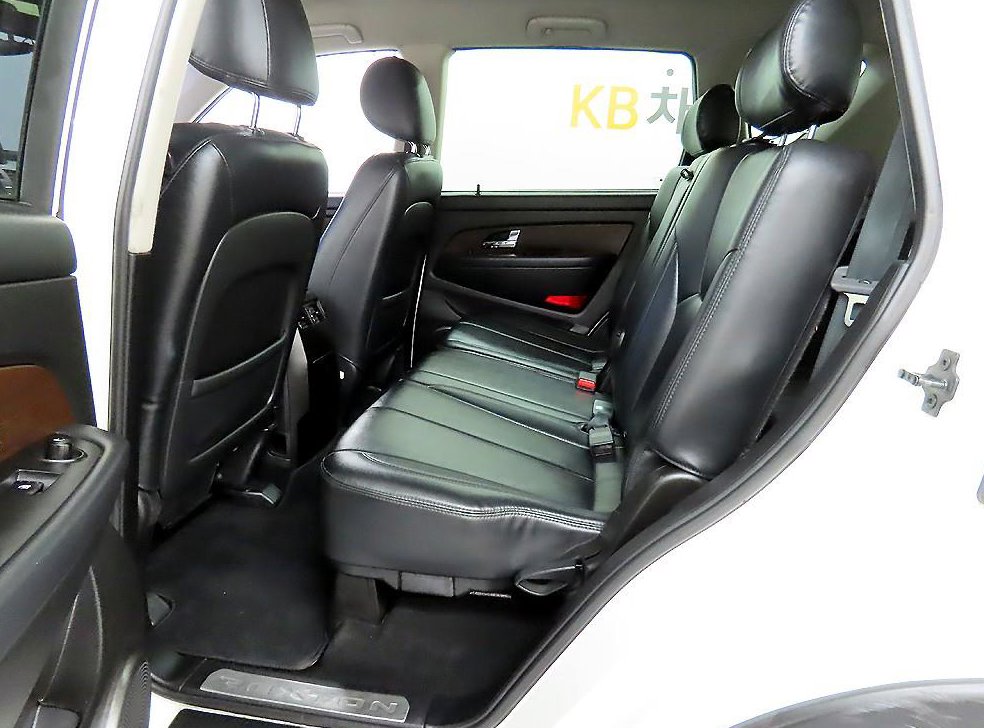 KG모빌리티(쌍용)  렉스턴 2.0  2WD RX7 사진 6