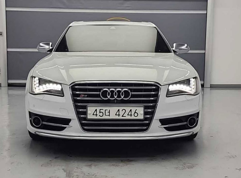 아우디 S8 4.0 TFSI 콰트로
