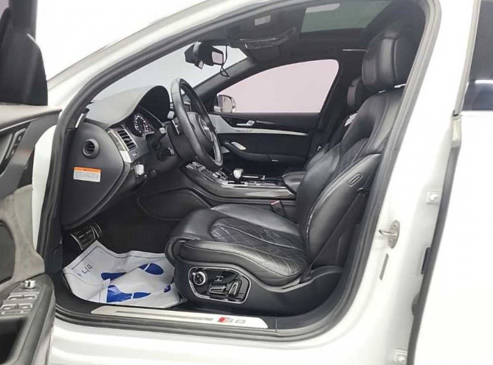 아우디 S8 4.0 TFSI 콰트로 사진 11