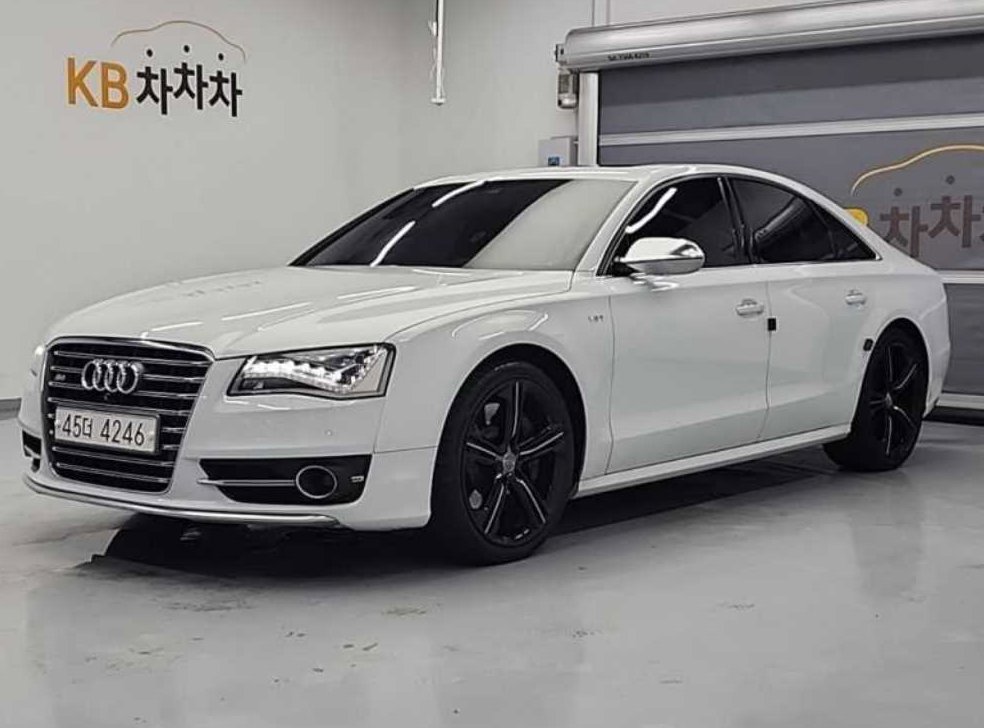 아우디 S8 4.0 TFSI 콰트로 사진 2