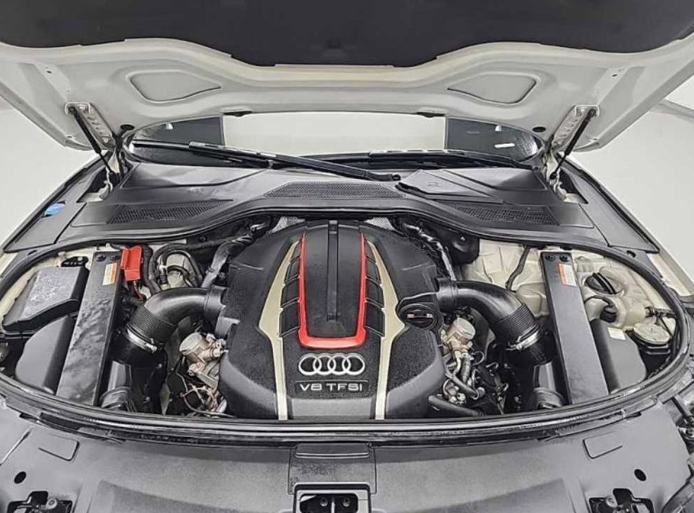 아우디 S8 4.0 TFSI 콰트로 사진 5