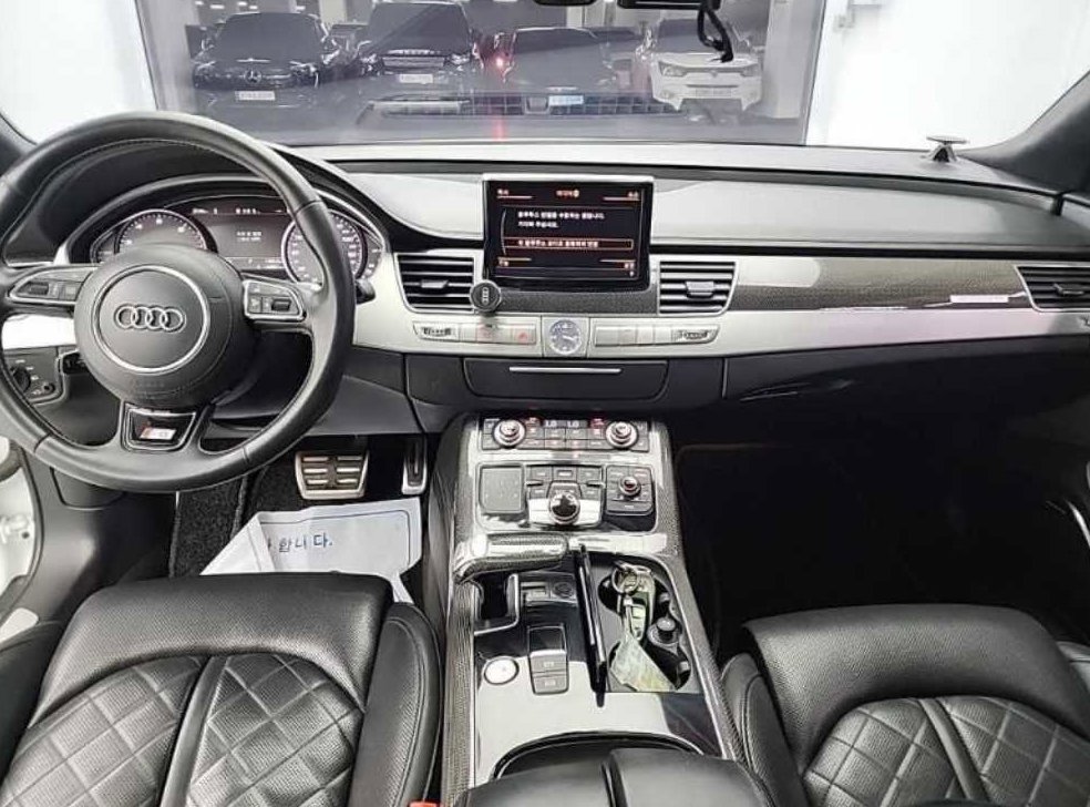 아우디 S8 4.0 TFSI 콰트로 사진 7