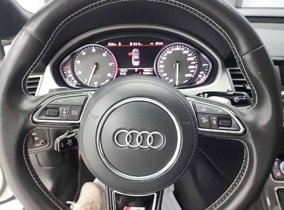 아우디 S8 4.0 TFSI 콰트로 사진 9