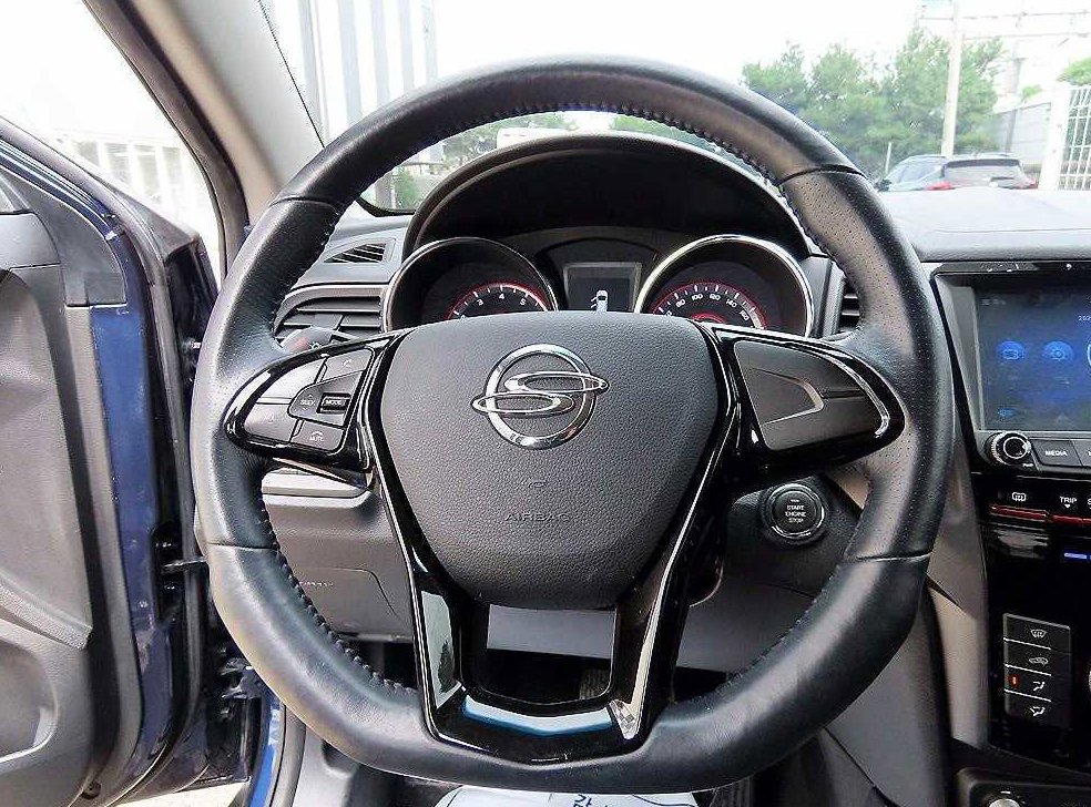 KG모빌리티(쌍용)  티볼리 가솔린 2WD 1.6 VX 사진 8