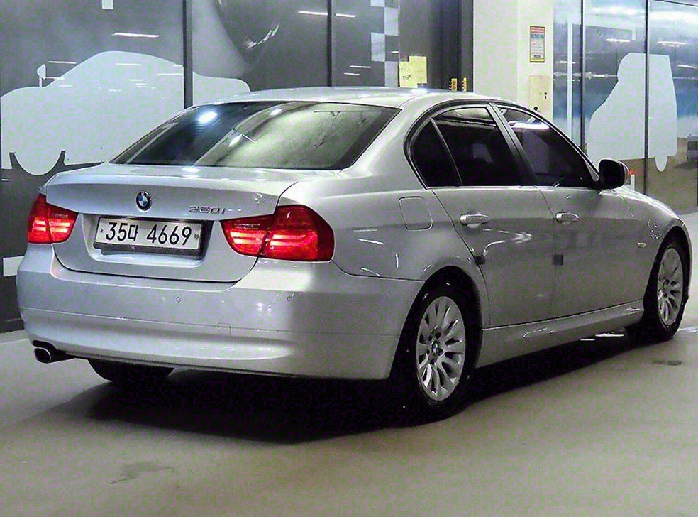 BMW 3시리즈 320i 세단 사진 4