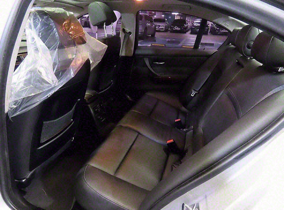 BMW 3시리즈 320i 세단 사진 7
