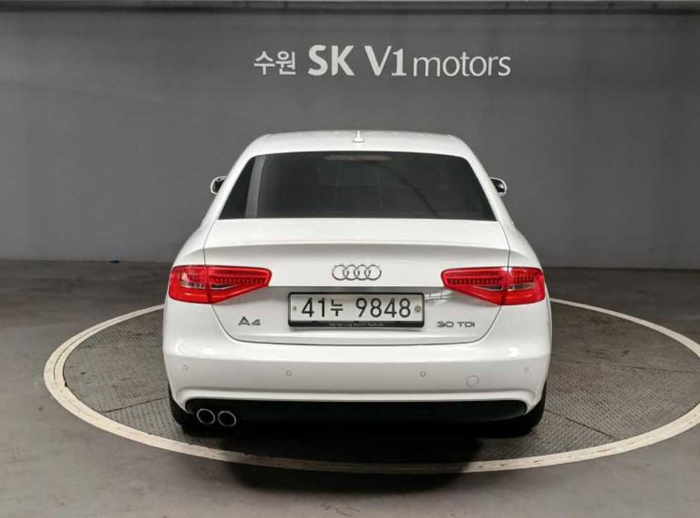아우디 A4 30 TDI 사진 2