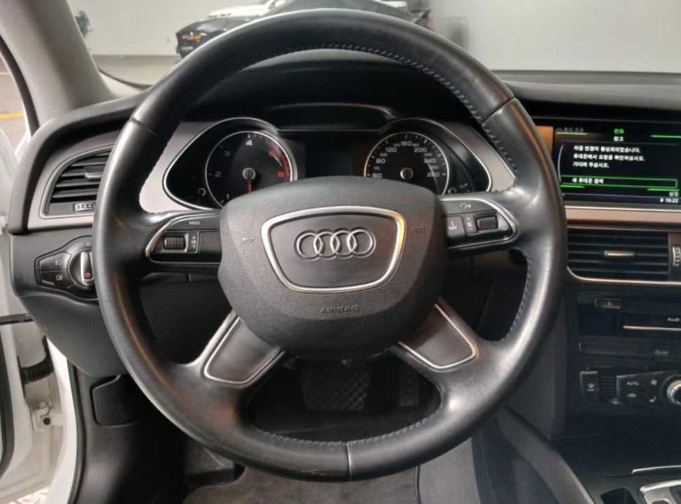 아우디 A4 30 TDI 사진 9