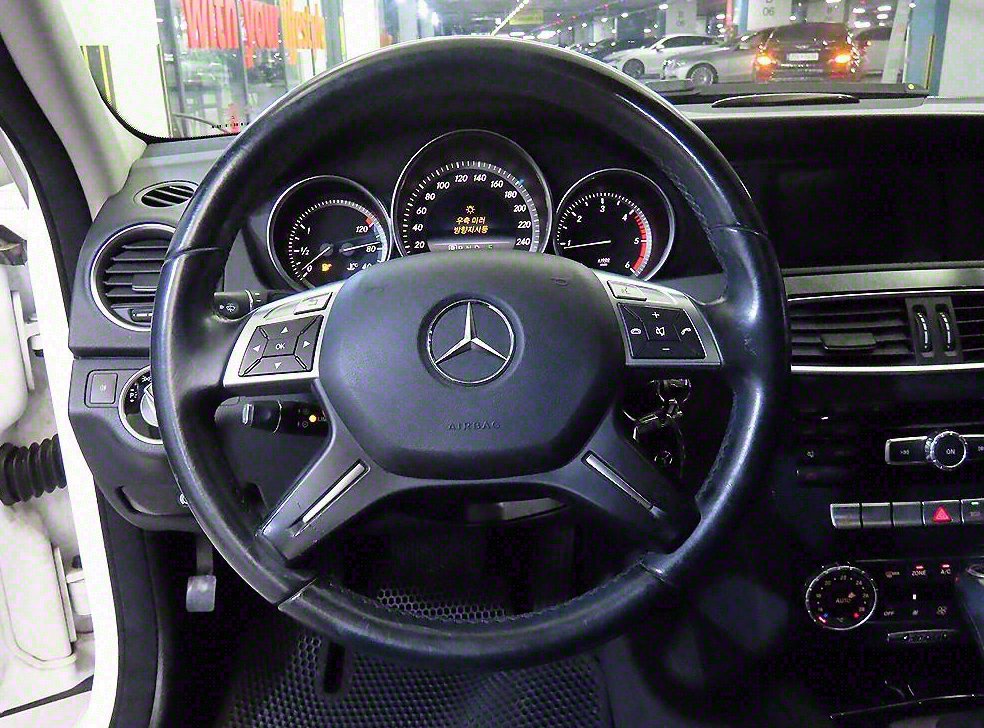 벤츠 C 클래스 C220 CDI 4MATIC 에디션 C 사진 8
