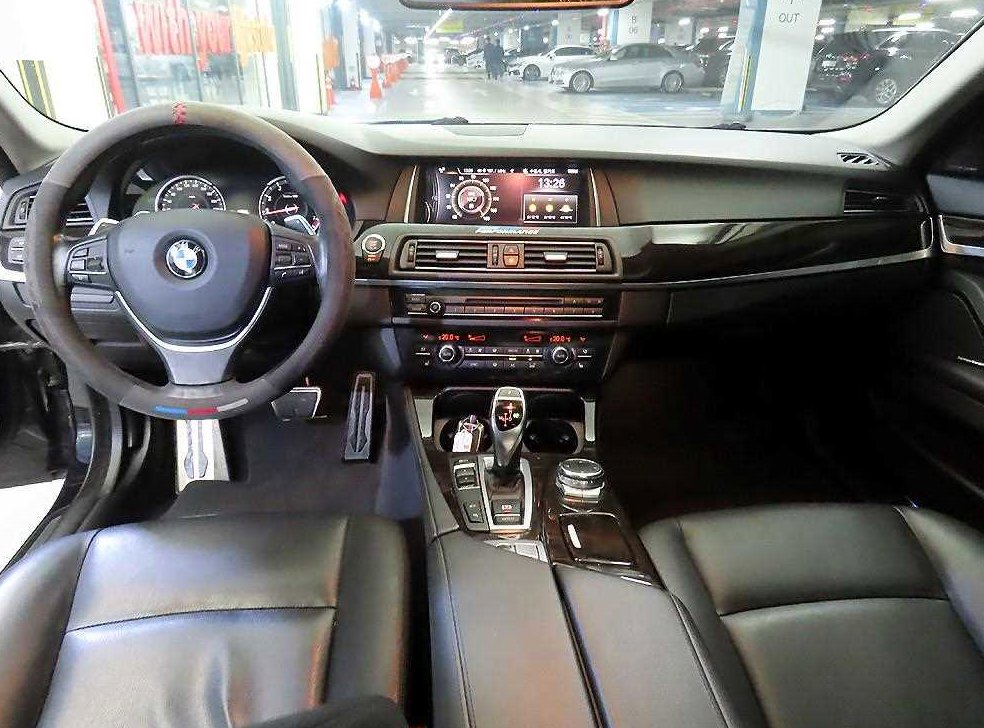 BMW 5시리즈 528i M 에어로 다이나믹 사진 10