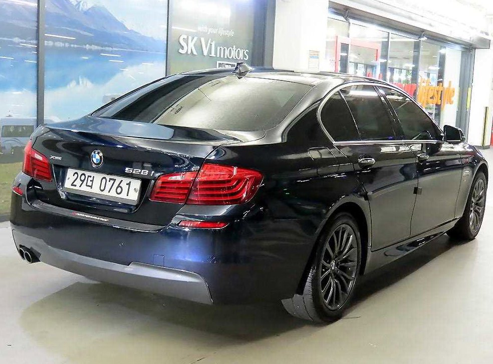 BMW 5시리즈 528i M 에어로 다이나믹 사진 4