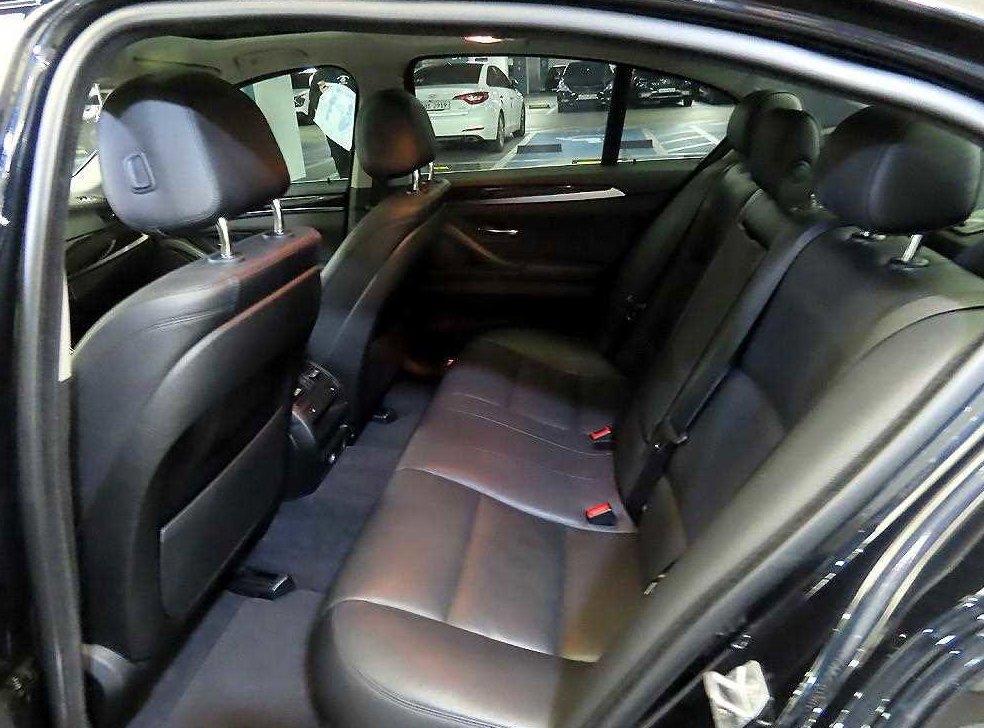 BMW 5시리즈 528i M 에어로 다이나믹 사진 7