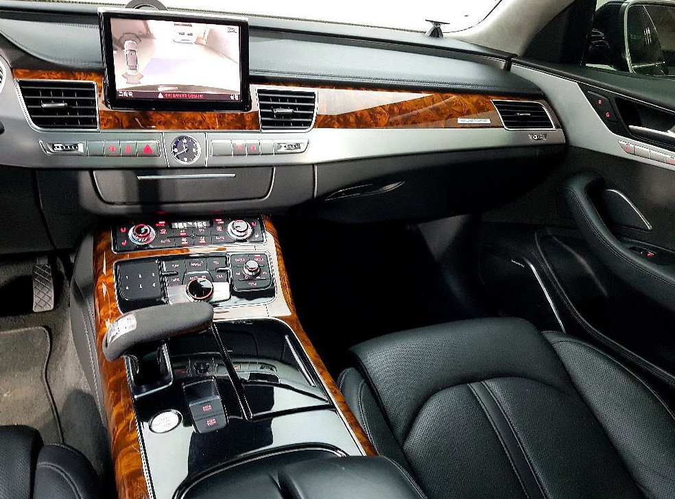 아우디 A8 6.3 FSI 콰트로 LWB 사진 10