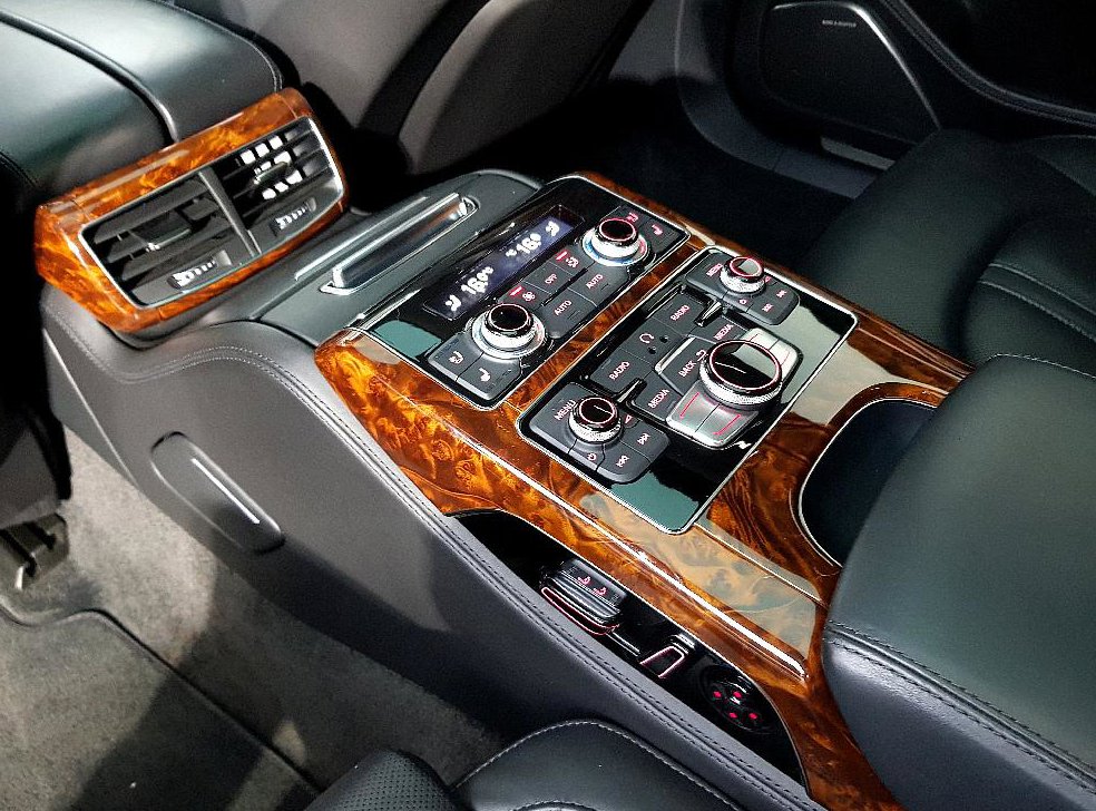 아우디 A8 6.3 FSI 콰트로 LWB 사진 11