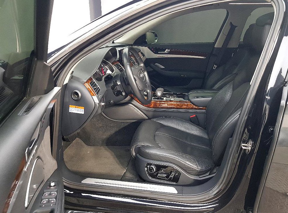 아우디 A8 6.3 FSI 콰트로 LWB 사진 8