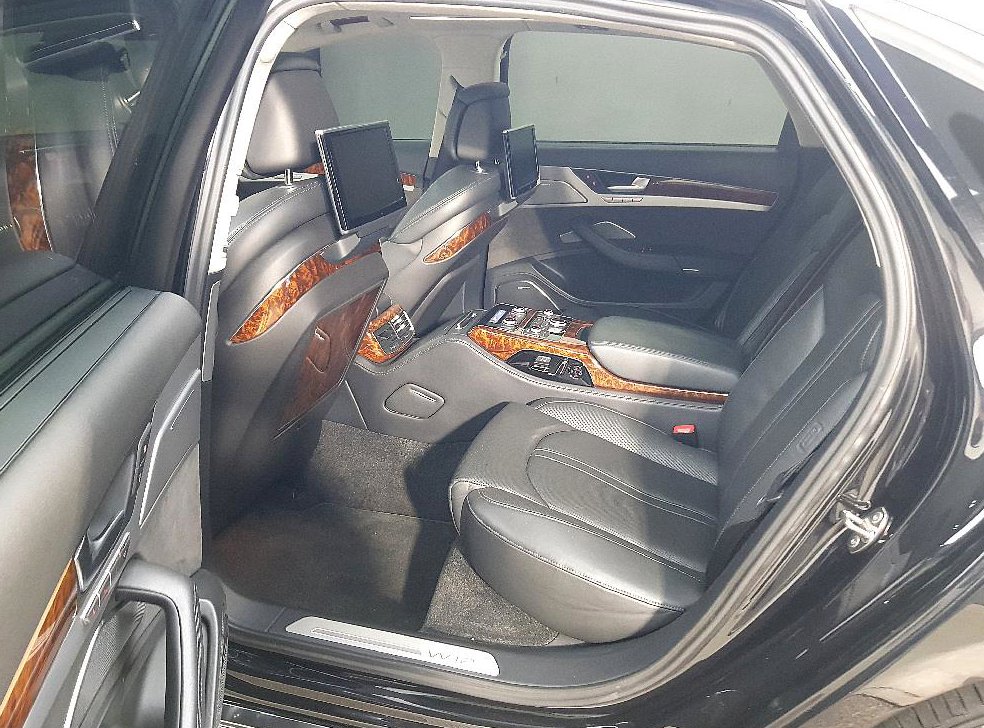 아우디 A8 6.3 FSI 콰트로 LWB 사진 9