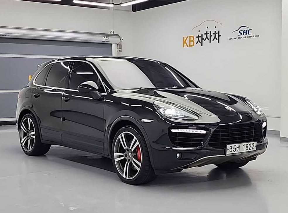 포르쉐 카이엔 4.8 터보 사진 4