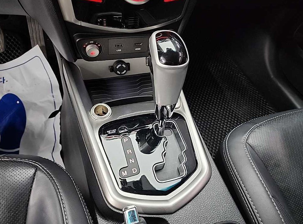 KG모빌리티(쌍용)  티볼리 가솔린 2WD 1.6 LX 사진 8
