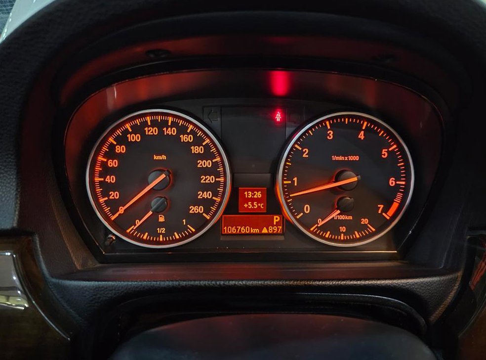 BMW 3시리즈 320i 세단 사진 6